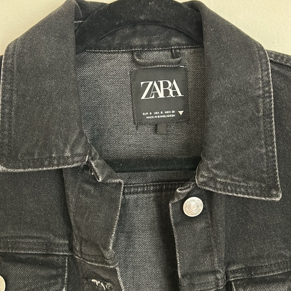 Zara Washed Black Denim Jacket - Picture 2 of 3